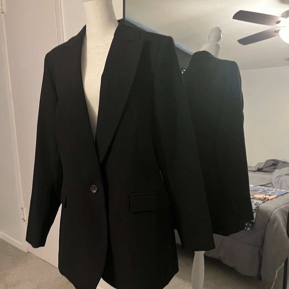 Women’s Black Blazer - On 34th